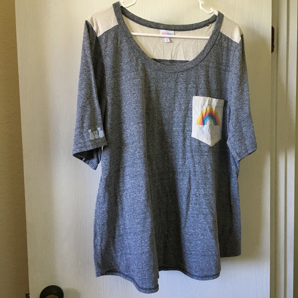 LuLaRoe women's grey "Be Happy" perfect Tee. Size XL.